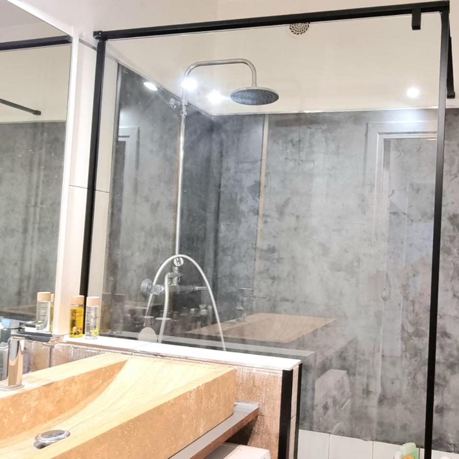 Double Bed Room Homestay Shared Accommodation 파리 외부 사진